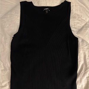 Excellent condition women's Express sweater tank size medium